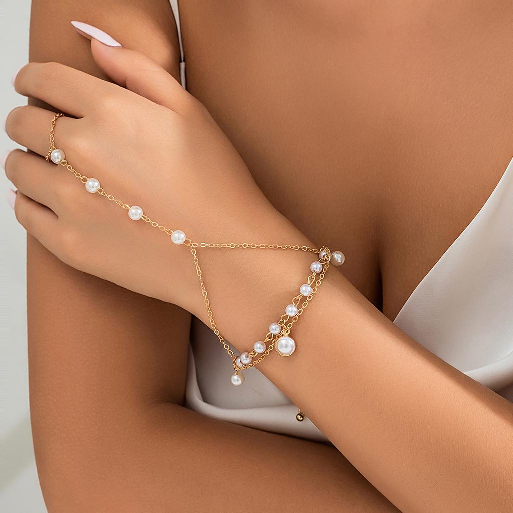 Kpop Multilayer Imitation Pearl Link Chain Connected Finger Ring Bracelets Women Wed Bridal Hand Harness Bracelet Couple Jewelry