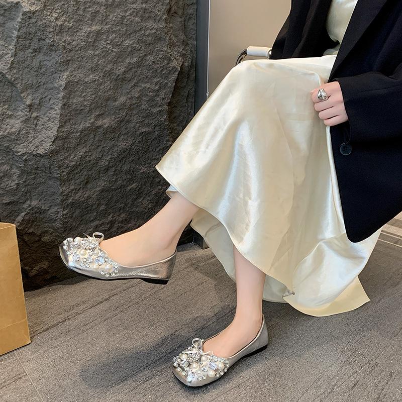 New inner height-increasing women's shoes flat-soled wedding shoes shallow mouth single shoes women's leather rhinestone ladyshoes one pedal Doudou