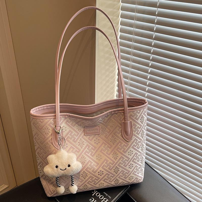 New fashionable large-capacity portable tote bag women's new sweet and exquisite commuter shoulder armpit bag