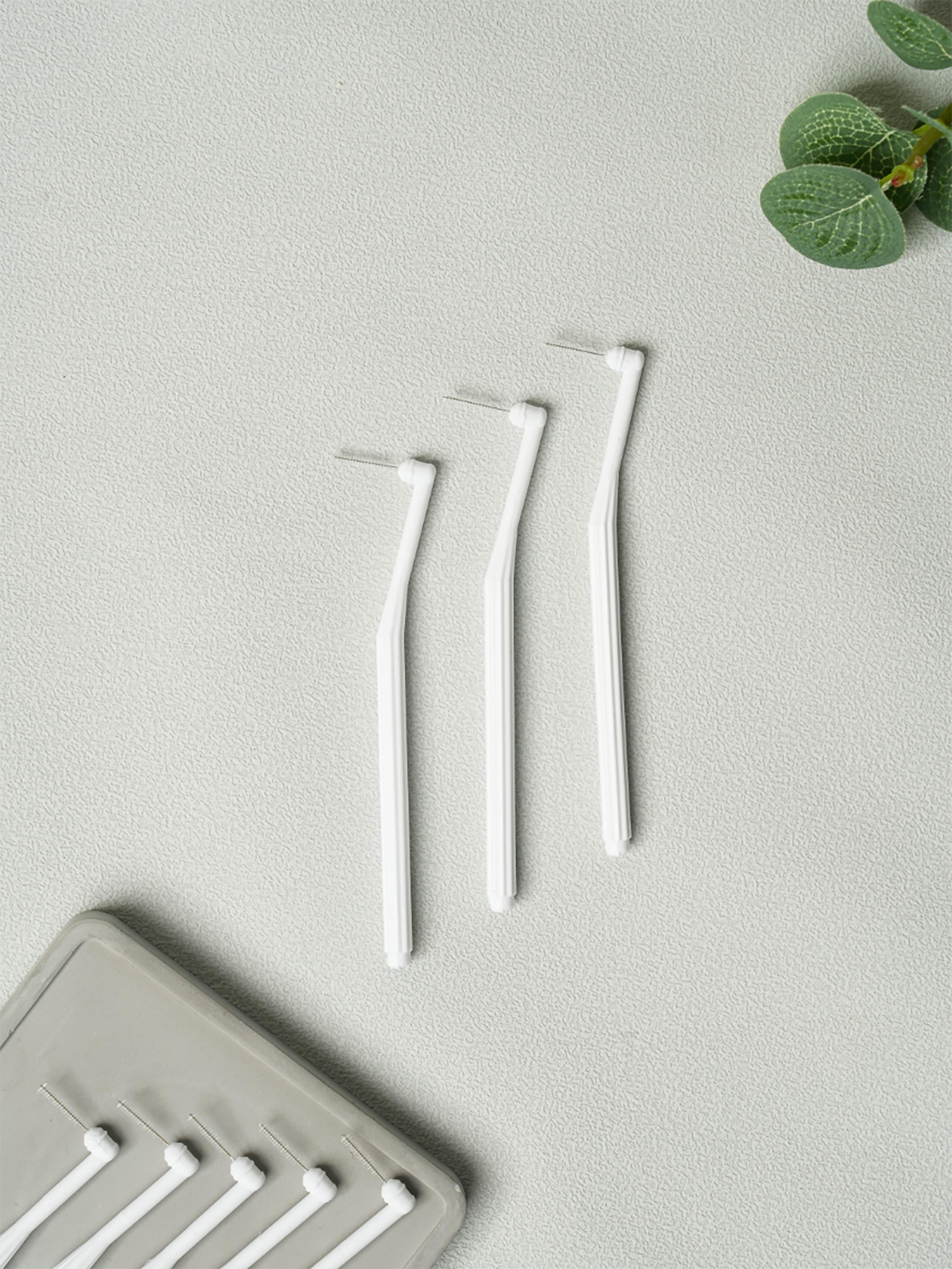 

Clean L-Shaped Interdental Brushes SSS 0.7mm (8 Count) 1ea