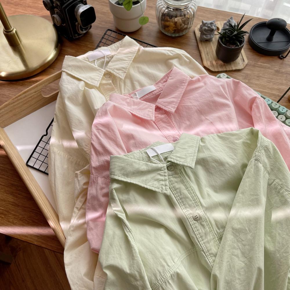 Camisa Simples de Cor Sólida Larga com Lapela Camisa Feminina Moda Casual Elegante Camisa de Mulher para Outono e Primavera