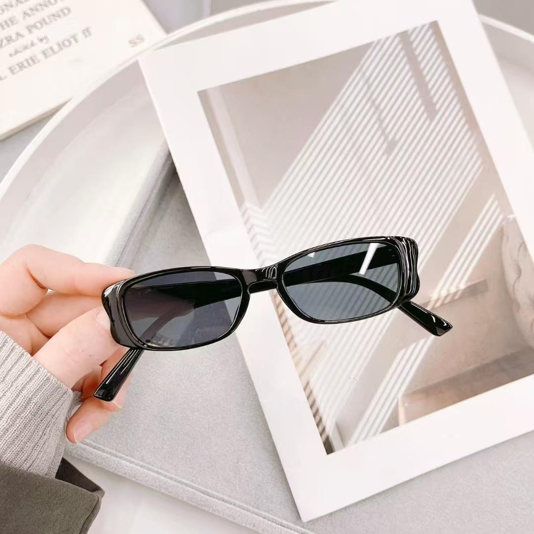 

Vintage Stylish Sunglasses For Men Rectangle Shape Anti-Reflective Sunglass Women Vacation Travelling Sun Glasses For Women