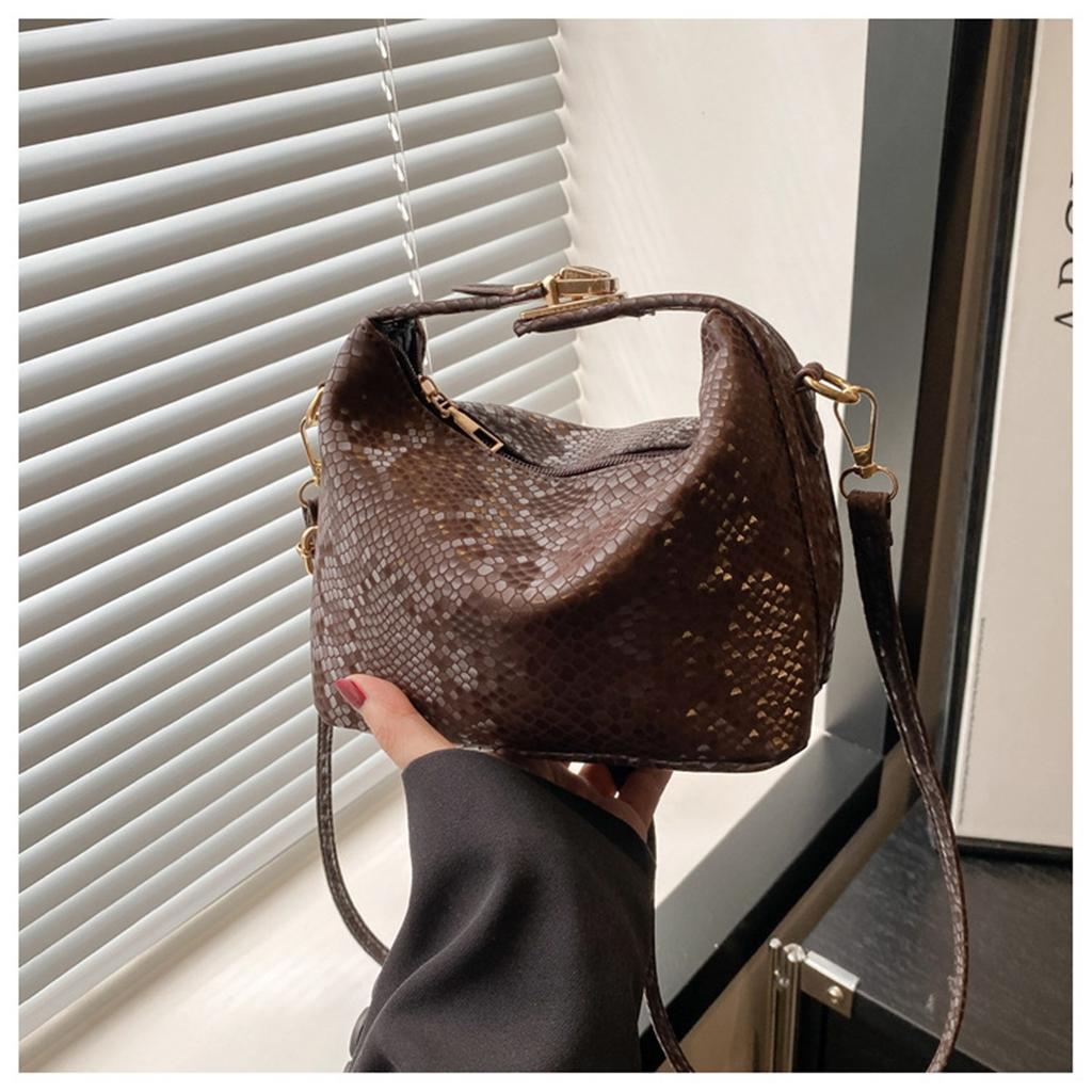 Aesthetic Lock Buckle Pure Colour Trend Simple Fashion Leisure Commuting Single Shoulder Diagonal Cross Handheld Bucket Bag