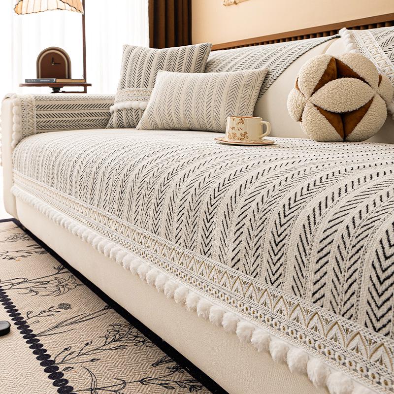 Vintage-Style Chenille Sofa Cushion 2026: All-Season, Non-Slip Cover