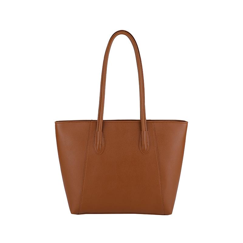 

Велика сумка 2024, нова сумка, осінь і зима, велика місткість, сумка на плече для роботи, приміська сумка, однотонна жіноча сумка з м’якої шкіри коричневий