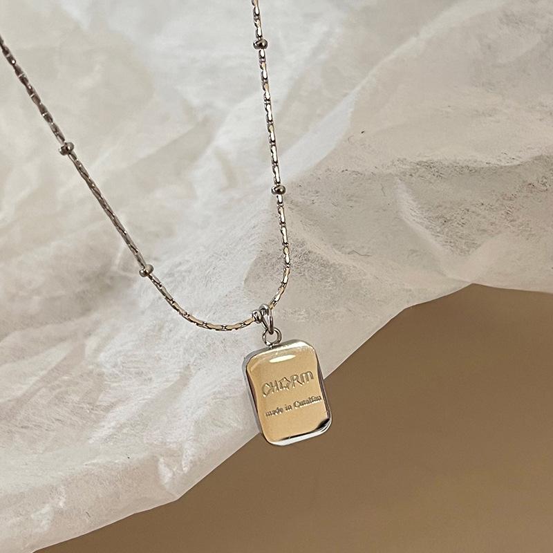 2023 New Cold Style Gold Square Pendant Necklace for Women - Simple Clavicle Chain Design
