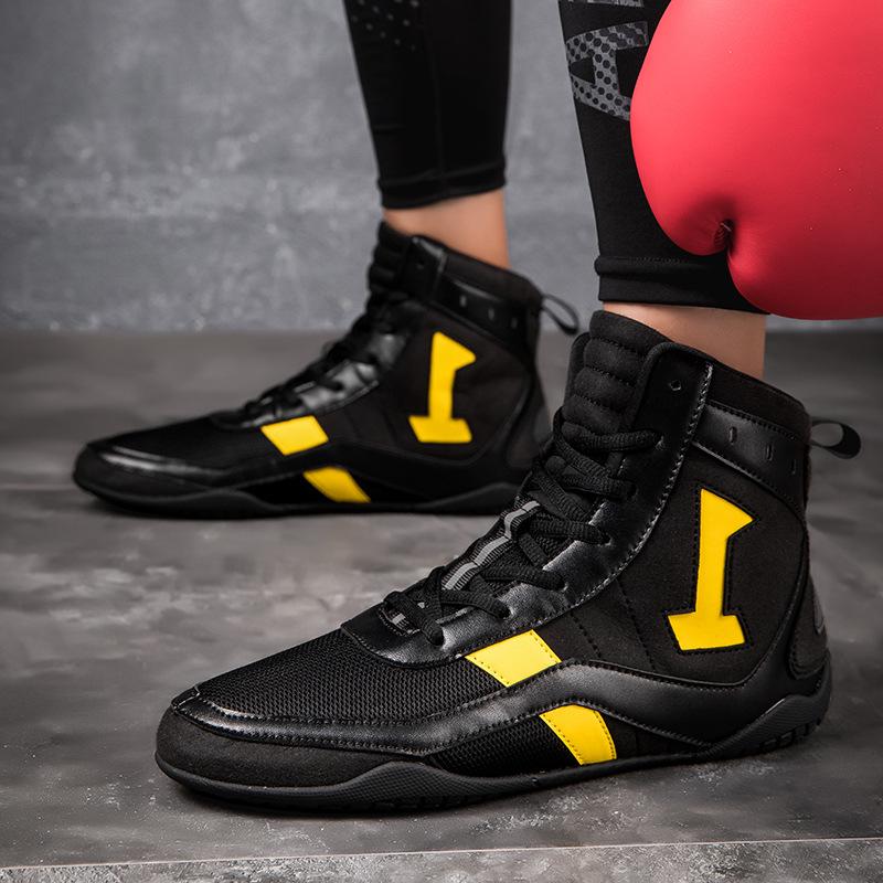 Manufacturer Direct Sales Couple High Top Breathable Lightweight Boxing Shoes Anti Slip Wrestling Comprehensive Training