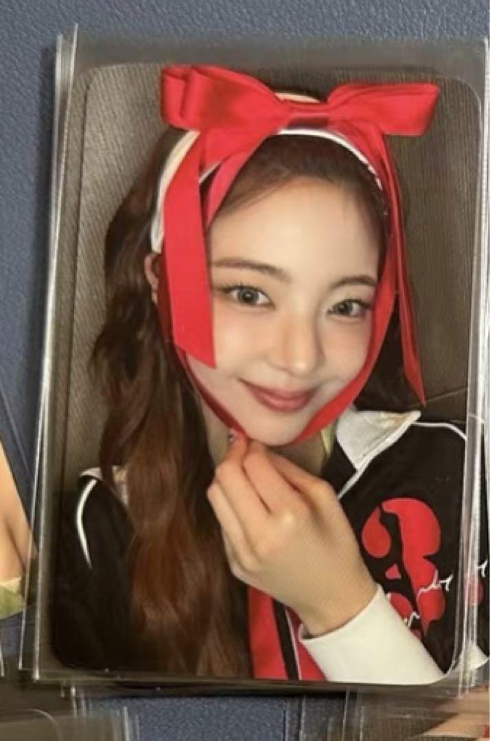 

[USED] itzy GOLD withmuu 1.0 Yonton Limited Trading Card Rear