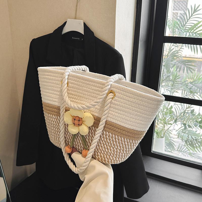 Versatile Woven Bucket Shoulder Bag For Women Featuring Spacious Design And Trendy Colors хаки