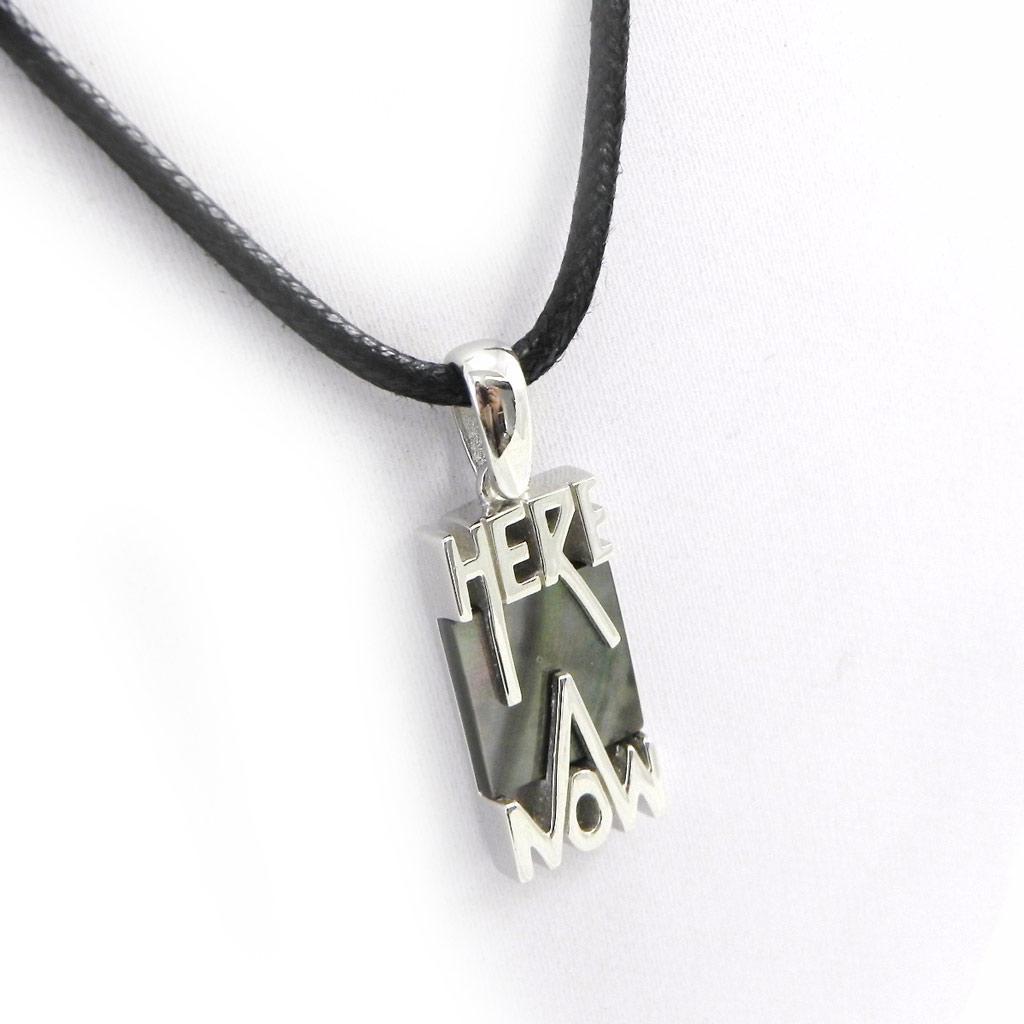 

Altesse [G6906] - Серебряное колье «Здесь и сейчас» с перламутром