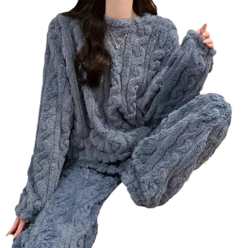 Jacquard Plush Coral Fleece Pajamas: Cozy Two-Piece Set for Autumn and Winter, Loose Fit for Couples