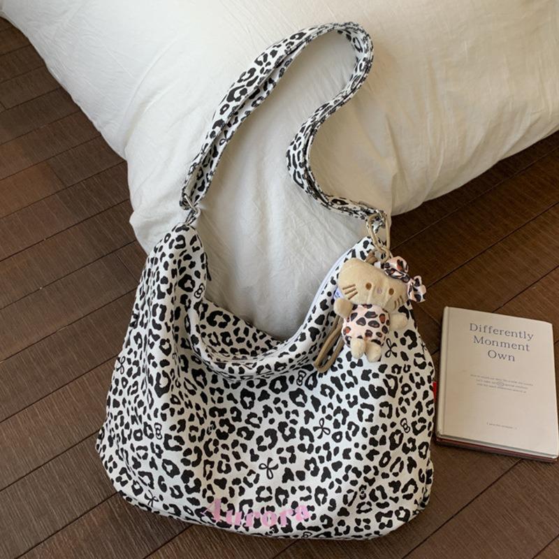 Large capacity leopard print bag women's new trendy fashion messenger bag female college student class shoulder bag female