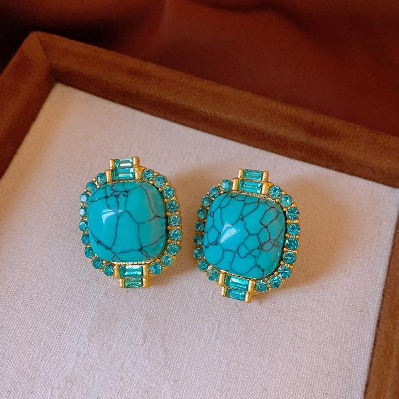 

Винтажные серьги-пусеты с бриллиантами «Серебряная игла» - Ретро и роскошный дизайн для женщин