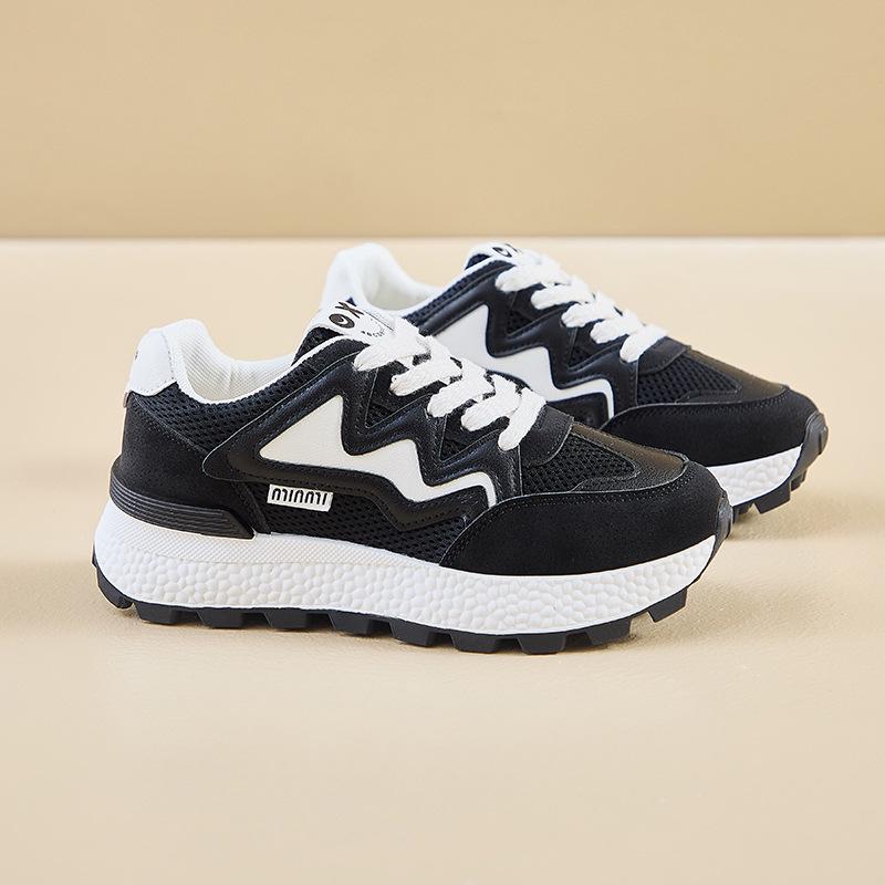 

Корейская новая женская обувь для пап - весенняя коллекция 2025 года: Спортивные и повседневные уличные кроссовки с толстой подошвой, увеличивающие высоту стопы (J6117) 35 чёрный