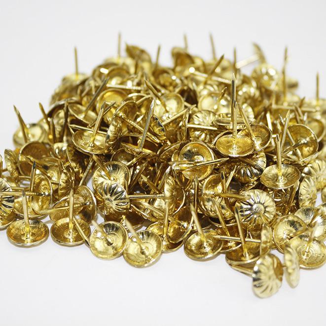 11*16 Retro Chrysanthemum Iron Flower Studs for Sofa Decorations - Small Round Nails