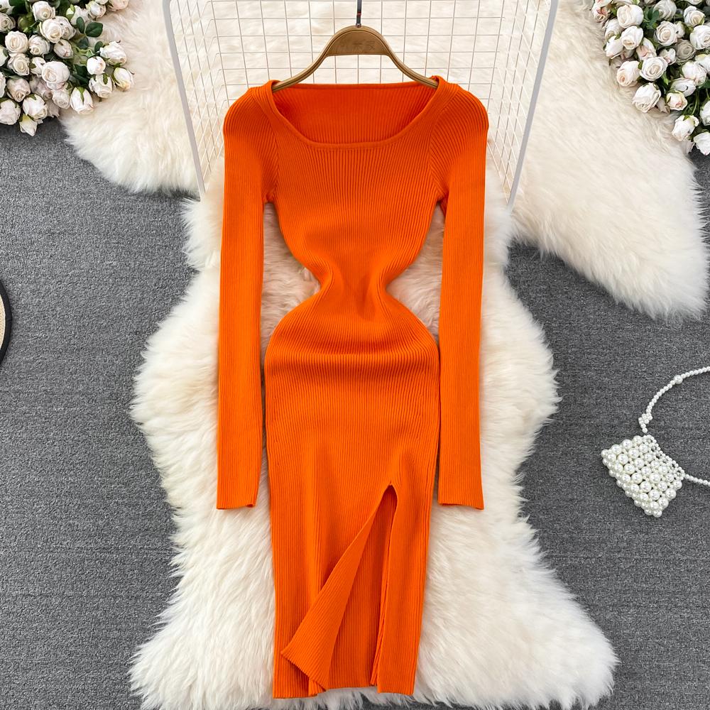 

Повседневное темпераментное облегающее вязаное платье с круглым вырезом и разрезом на бедрах