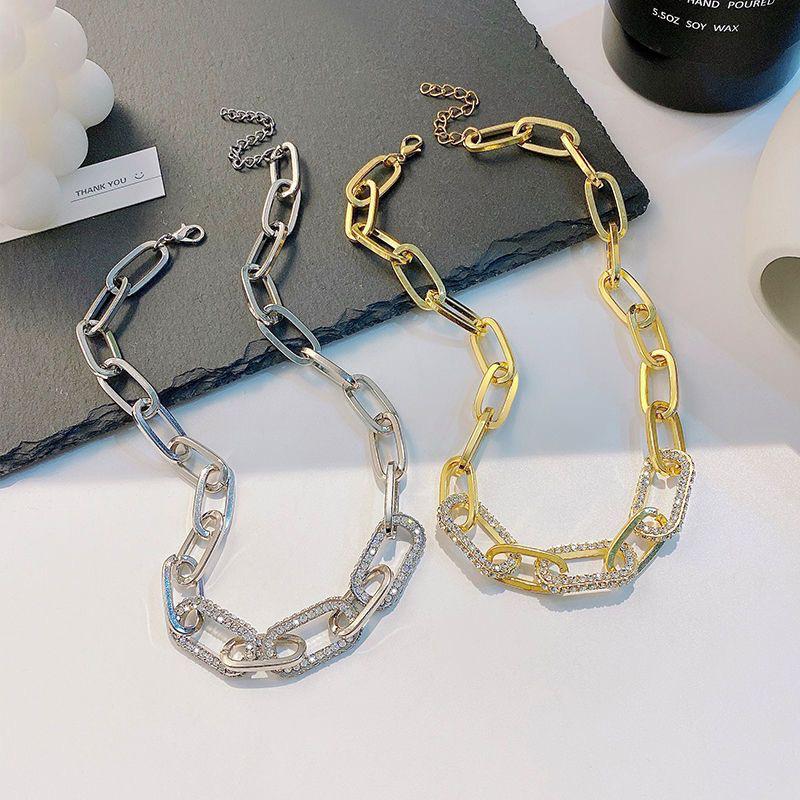 Collier Grosse Chaîne Exagérée: Courte chaîne clavicule en métal ornée de strass pour femmes