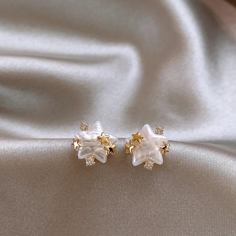 Design Inspired Pearl Pentagram Star Micro Inlaid Zircon Stud Earrings Sweet and Elegant Jewelry Accessories for Women in