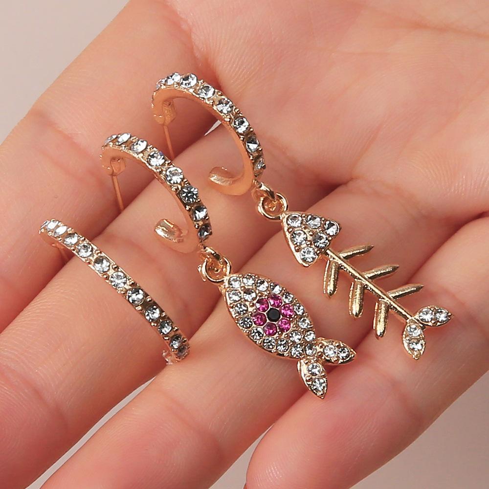 Осенне-зимние серьги-гвоздики в форме рыбьей кости (С-образные)