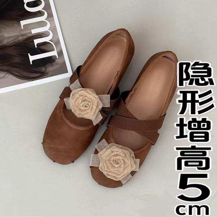 

French gentle ballet style girl single shoes soft sole retro camellia princess round head small fragrant style 5cm height increase 39 коричневий