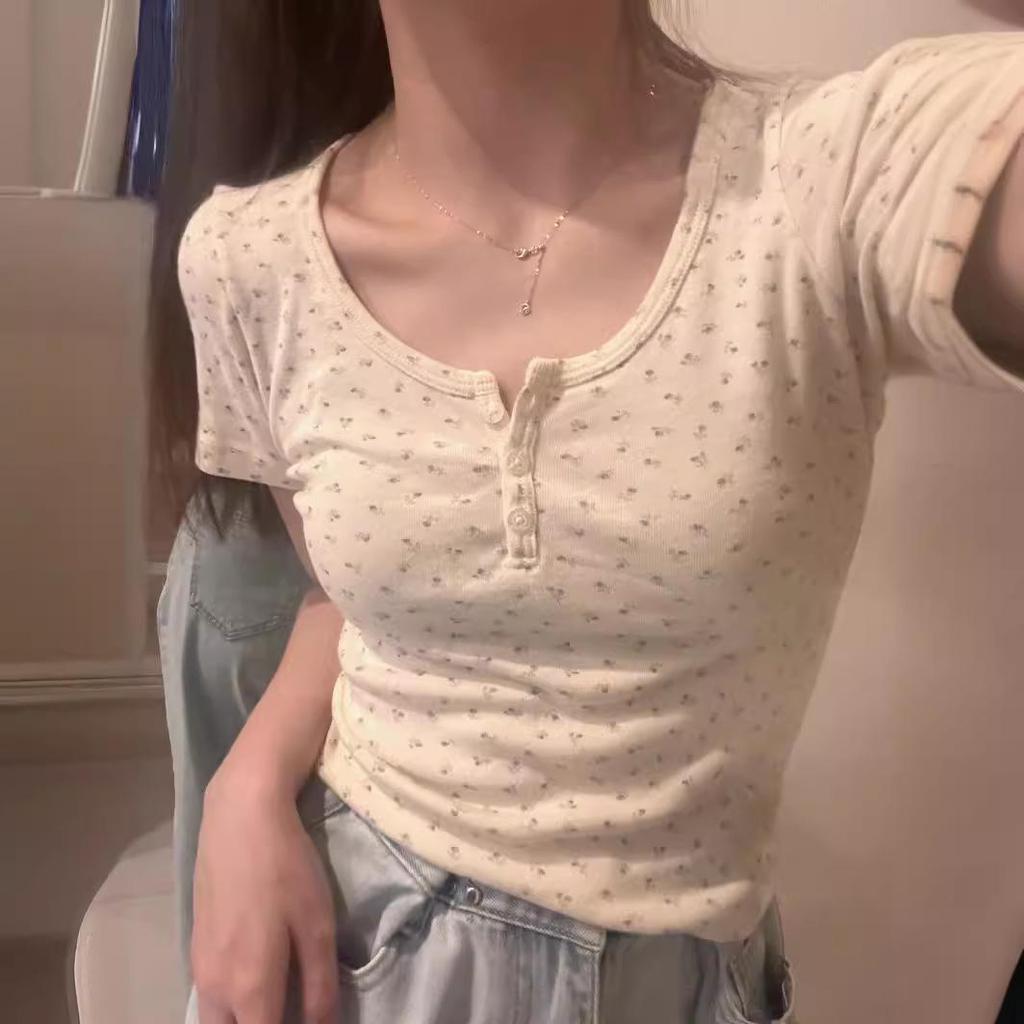 Květinové tričko s krátkým rukávem s výstřihem do U pro letní dámské triko slim Fit