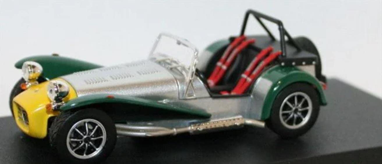 

масштаб 1983 Caterham Super Seven 1/43 (серебристый/зеленый) зелёный