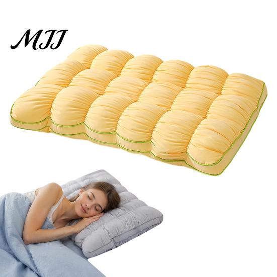 Atmungsaktives Kissen für Nachtschweiß, Aufgeplustertes Schlafkissen, Weiches Flauschiges Wolken-Steppgitter-Bettdesign, Maschinenwaschbar für Seiten- und Rückenschläfer, Wolkenartig