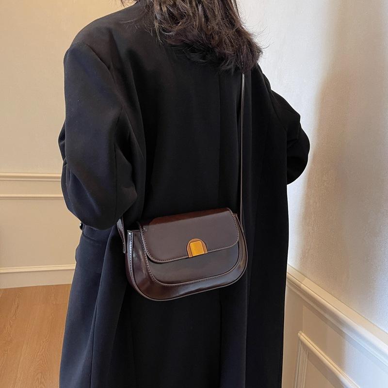 Women's bag niche high-end retro red bag 2025 new simple small square bag versatile shoulder messenger bag