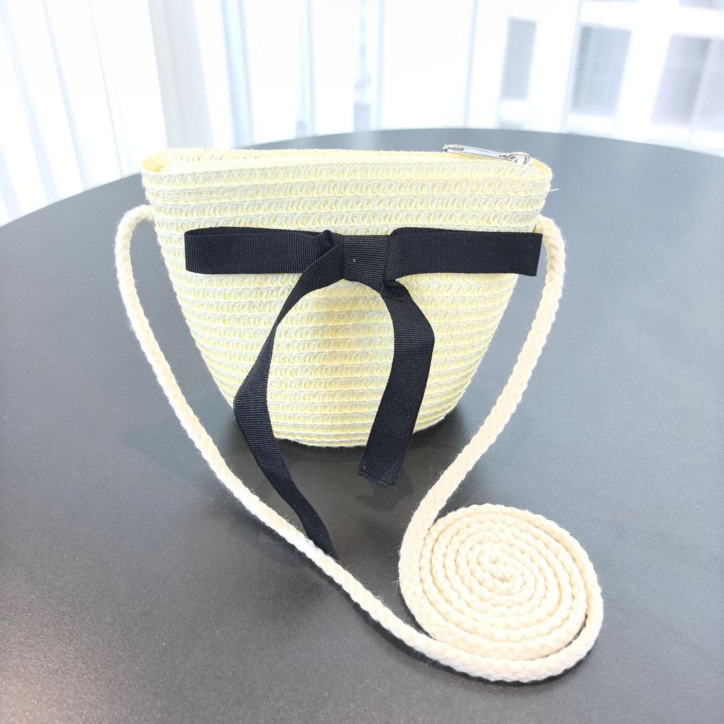 Letni słomkowy kapelusz typu bucket hat z ochroną przeciwsłoneczną dla dziewczynki, na plażę i podróż