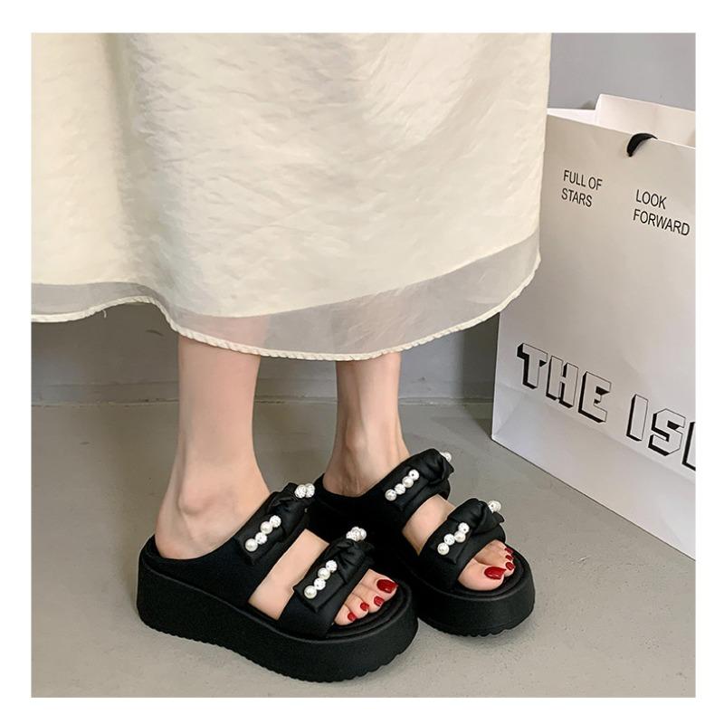 New summer super thick-soled cool slippers princess style pearl women wear one-word beach shoes are beautiful 40 чёрный 4000₽