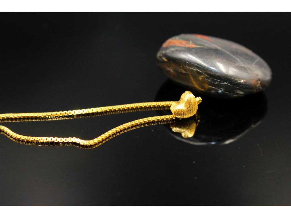 Stylish European Hollow Heart Gold Necklace with Vietnamese Sand Gold - Long-lasting Women's Jewelry