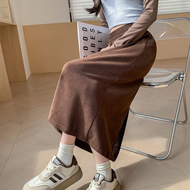 

Європейська оксамитова міді-спідниця А-силуету - Розріз ззаду, Ретро-стиль, Звужуючий крій Large кавовий