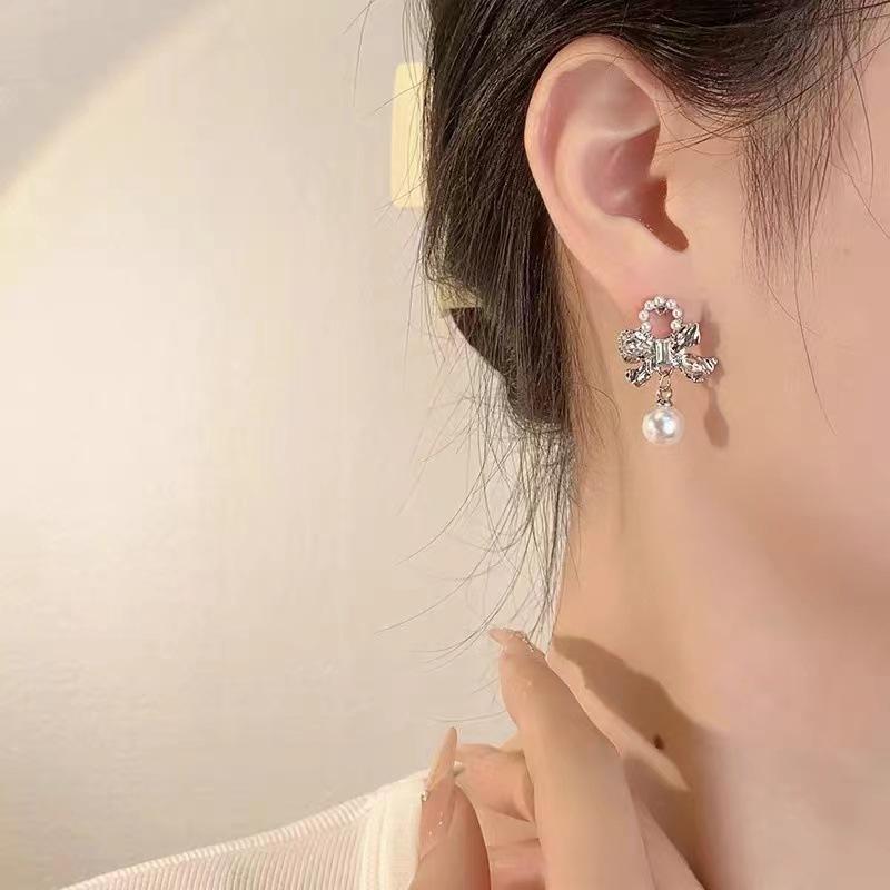 Exquisite Schleifen-Perlenohrringe Neue Nischen-High-End-Vielseitige Ohrringe