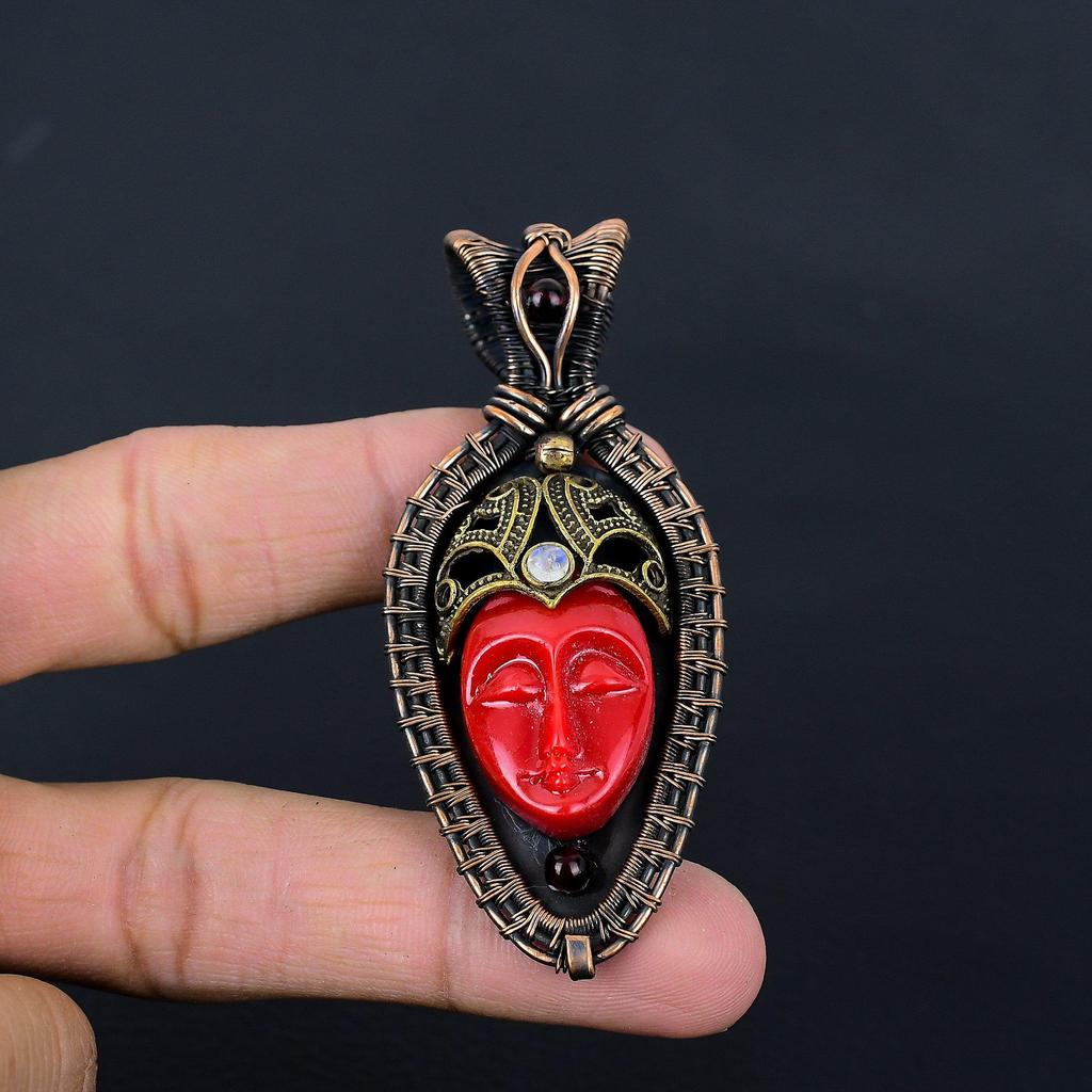 Funkelnd Rot Geschnitzter Knochen Gesicht & Mondstein Edelstein Kupferdraht Wickel Handgefertigter Schmuck Anhänger