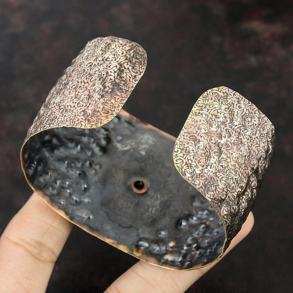 Bransoletka z muszli abalonu, owijana drutem miedzianym, mankiet z kamieniami szlachetnymi, ręcznie robiona bransoletka, regulowana bransoletka mankietowa, elegancka miedziana biżuteria, prezent dla niej