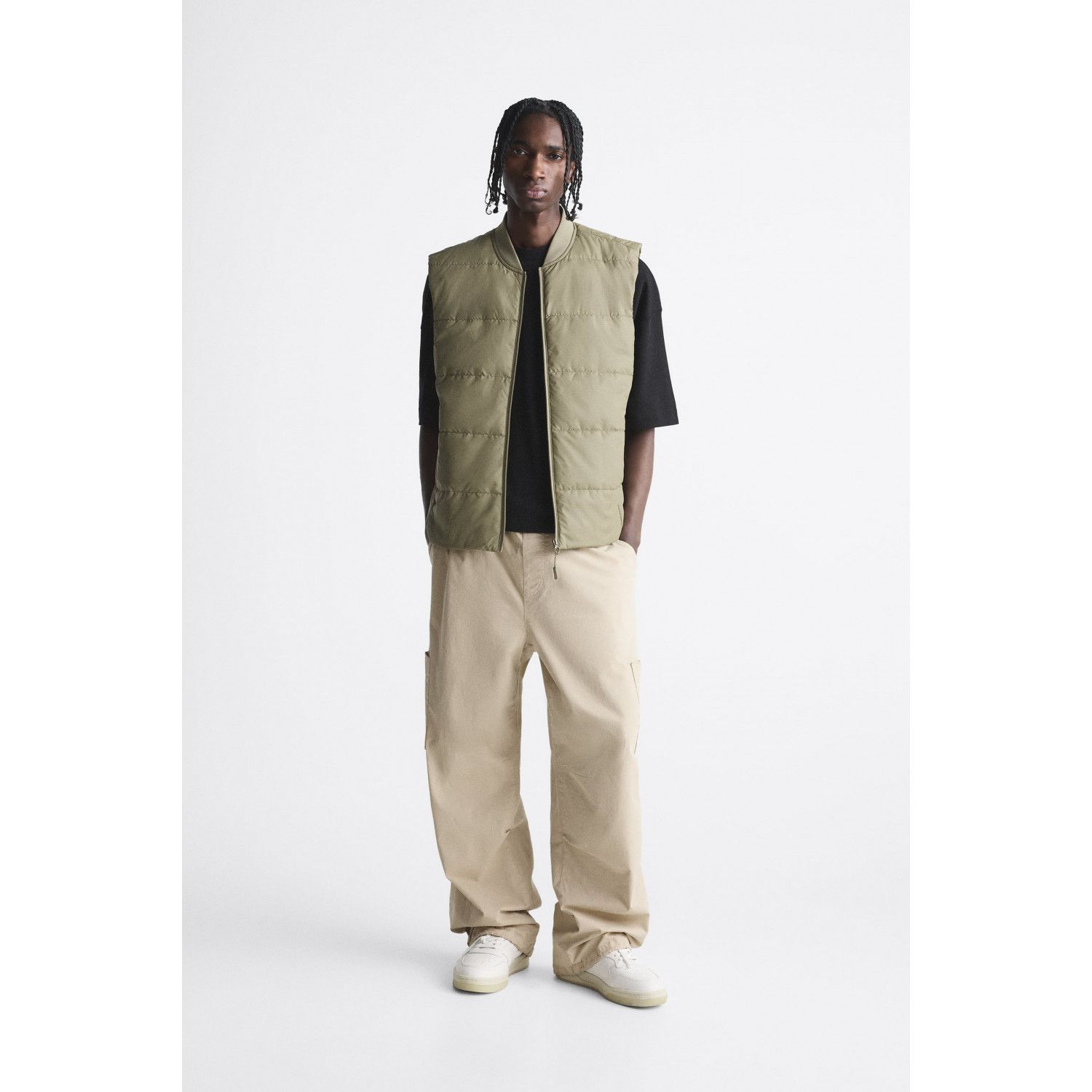 

GILET WITH RUBBERISED FINISH