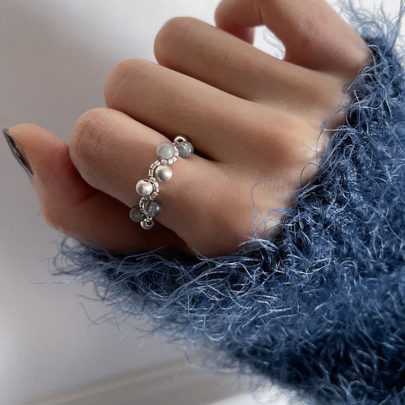 Easy Things Vine Ring