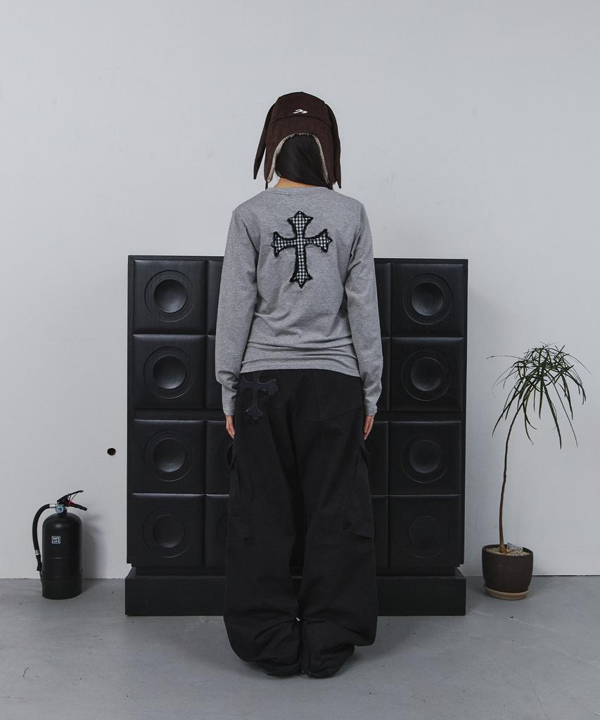 Tansanmageunesyum Cross Applique Long Sleeve (Gray)