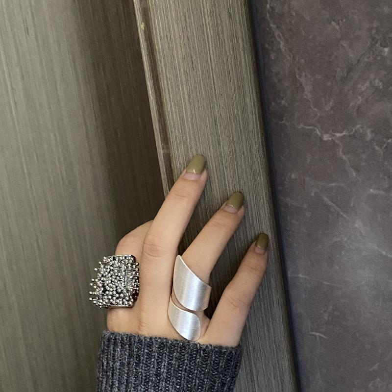 Exaggerated New Design Seed Shape Open Rings for Women Men Fashion Rotating Small Bead Ring Party Jewelry Gifts