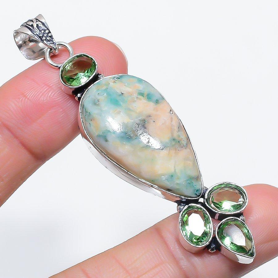 

Натуральный Марипозит, Цаворит 925 Стерлинговое Серебро Ювелирный Подвеска 2,84 U9p27