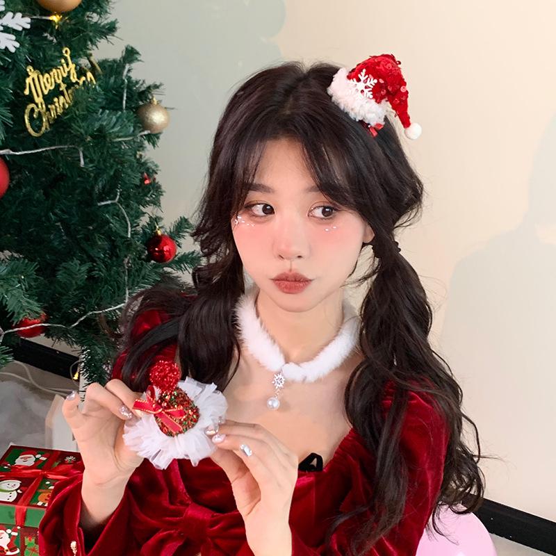 3D Plush Snowflake Christmas Hat Hair Clip - Cute Side Bangs Duckbill Clip for Women