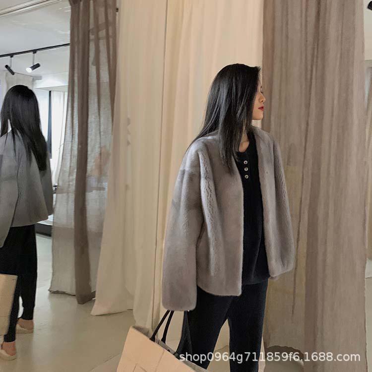 V-neck lazy wind loose fur coat women's 2024 winter new environmentally friendly mink fur integrated coat