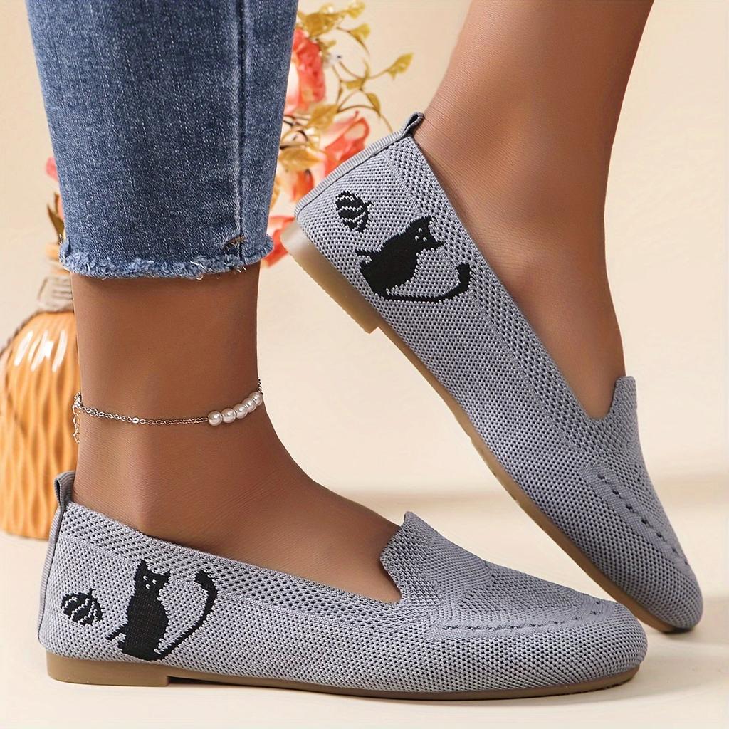 Large-sized Round-toe Flat-bottomed Flying Woven Shoes for Women, Casual Sports Shoes with Cat Patterns