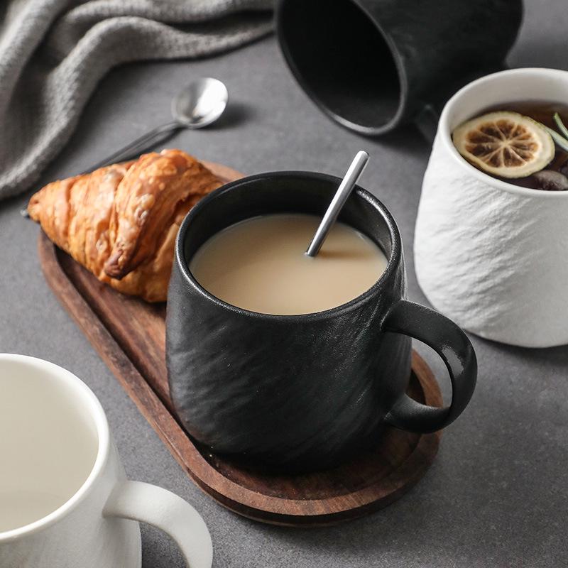 Large Capacity Ceramic Mug for Coffee, Tea, and Breakfast