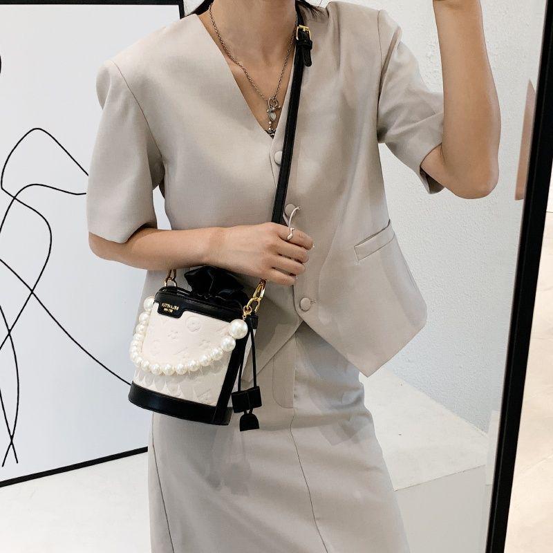 Damen Trendige Crossbody Bucket Bag mit Perlenkette - Einzelne Schulterhandtasche 2025