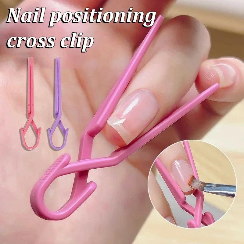 20pcs Nail Polish Protective Clips That Are Spill-Proof, Including Clamps, Acrylic Gel Extension Stickers, Mold Clips, and Tools for French Nails.