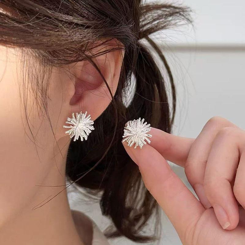 Gold Ring Earrings Women's Ear Buckles Light Luxury High-end Earrings Autumn and Winter Ring Earrings