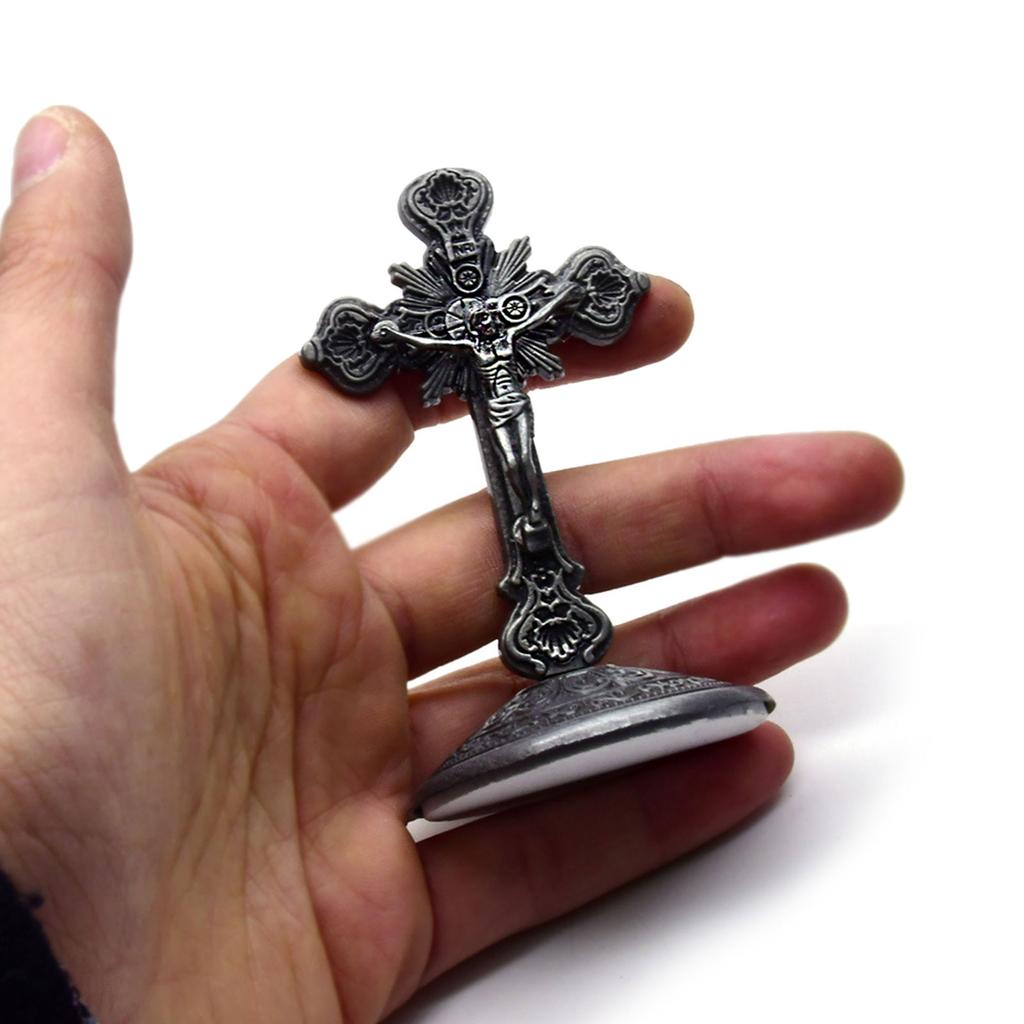 Elegantes Kruzifix-Modell aus Metall, kleine Statue, perfekt für die katholische Heimdekoration, feine Handwerkskunst, Tischdekoration, 8,5 cm