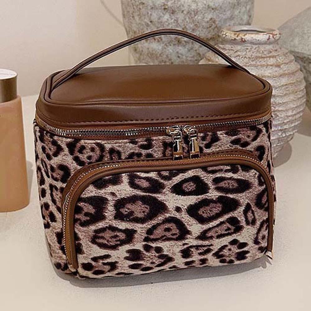 Large Capacity Make Up Pouch Bag Leather Pouch for Make Up Kit Leopard Print Cosmetic Bag Daily