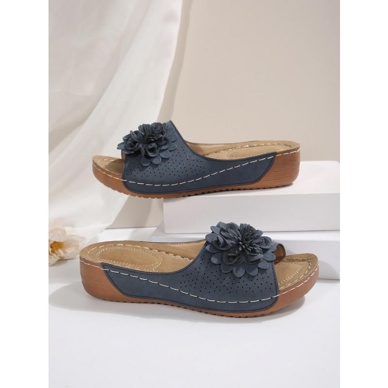 New slope heel flower large size cool slippers women's summer open toes wear platform slippers hole shoes